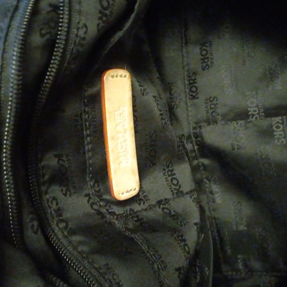 Michael Kors black bag. Used. - Picture 3 of 6